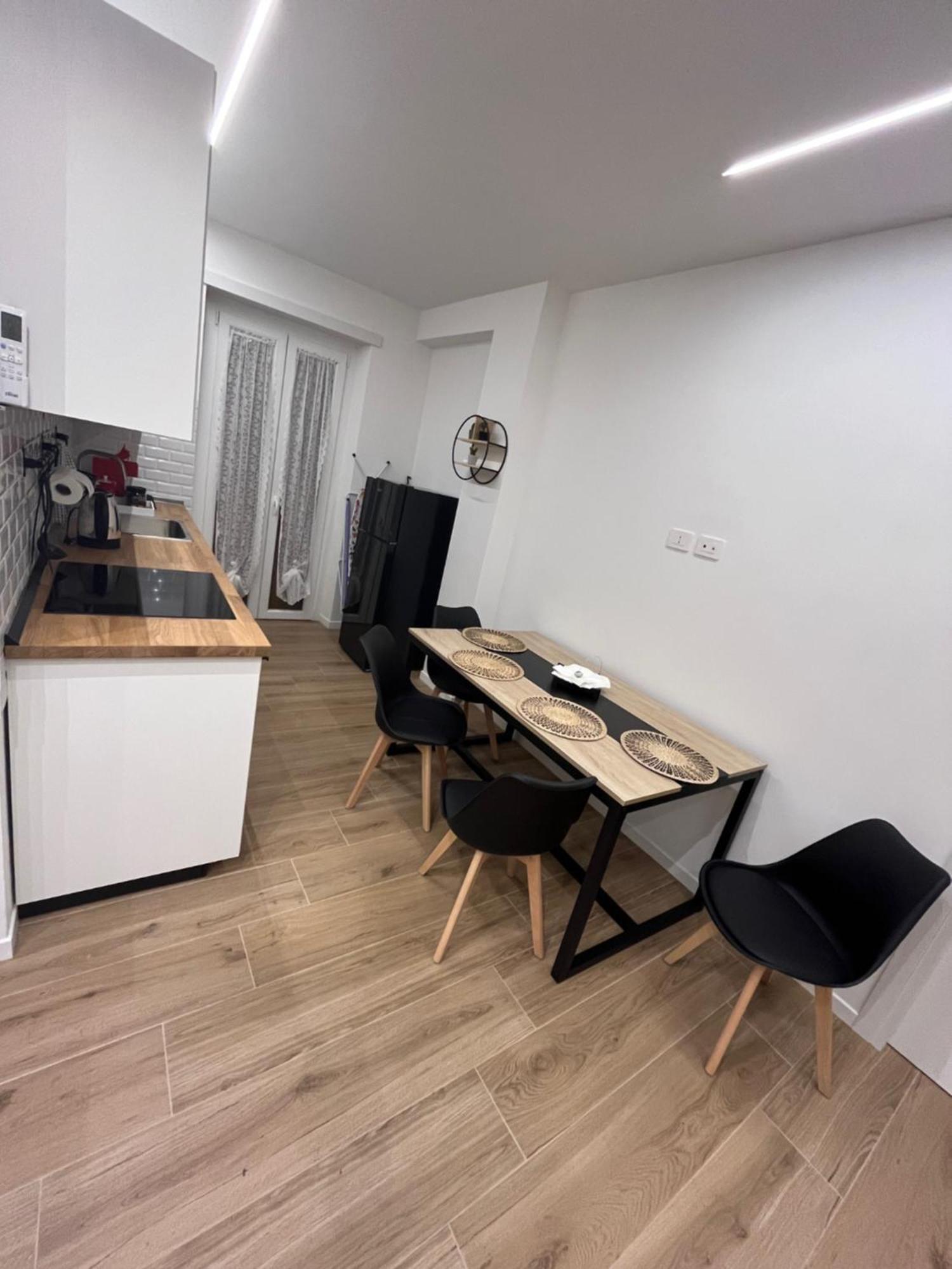 Pollyhouse Apartment โรม ภายนอก รูปภาพ